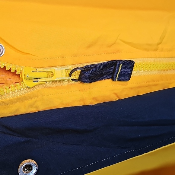 Vintage 90s Tommy Hilfiger Windbreaker. - Picture 5 of 13